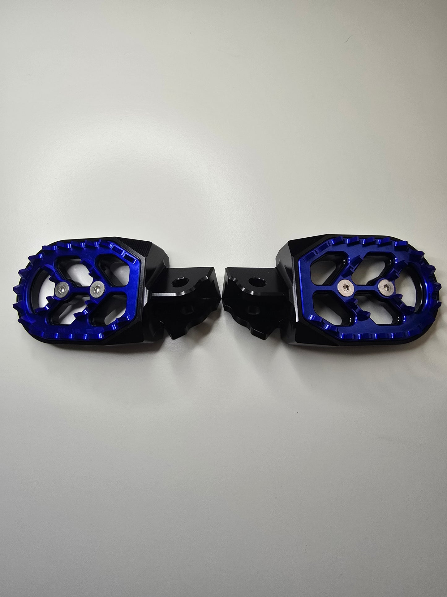 Foot pegs for Surron LB/LBX